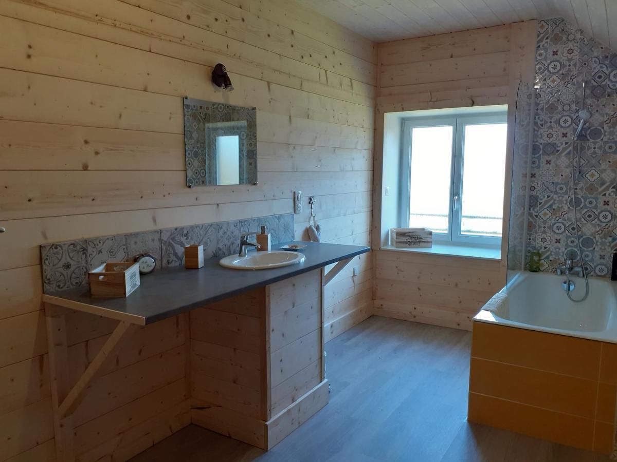 Les Trois Charmes Hotel Chaucenne Екстериор снимка