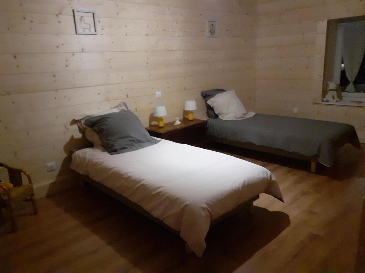 Les Trois Charmes Hotel Chaucenne Екстериор снимка